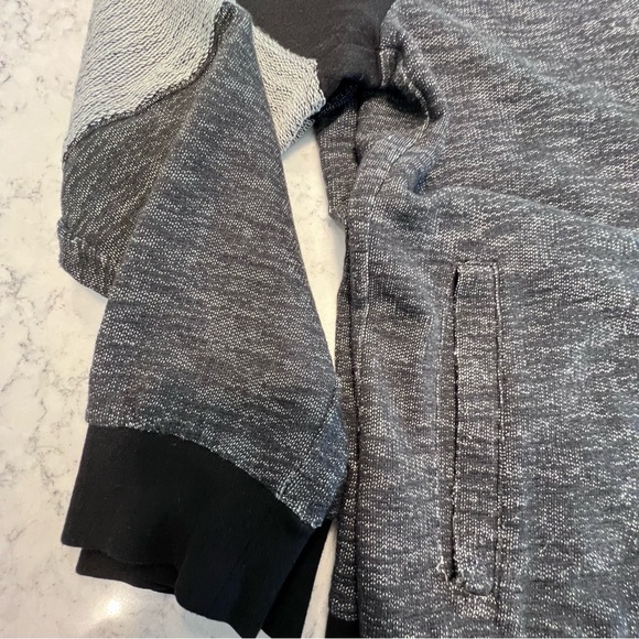 Kenneth Cole Zip Up Cardigan Sweater (size L) - Picture 3 of 6